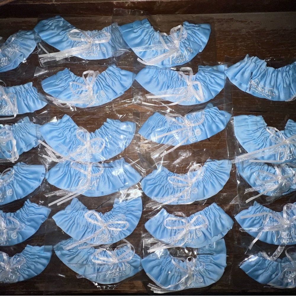 23 light blue garters pearl vodka wedding cake New In Packages